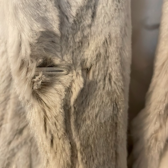 Beautiful faux fur luxurious vest by Guillaume - Picture 5 of 7